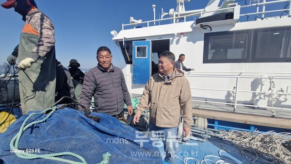 노영환 장흥군 부군수 29일 득량만 일대 해조류 양식장 찾아/장흥군 제공