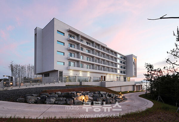 전남도가 선정한 우수건축물 / 해남126 오시아노호텔(공공부문 대상) 전남도 제공)