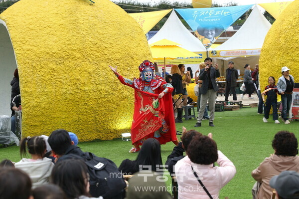 고흥군, NOL과 함께한 숙박할인 프로모션 뜨거운 반응 - 제5회 고흥유자축제(변검 공연)