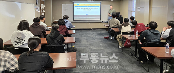 전남 ‘K-에듀센터’의 글로컬 역량강화 연수에 참여한 전남 학생들이 트로이 대학교에서 국제적 언어역량(ESL) 수업을 듣고 있다. (전남도교육청 제공)