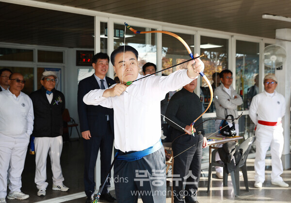 구복규 화순군수 활쏘기 시연