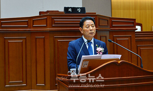 19일 열린 전남 장성군의회 신청사 개청식 / 기념사를 하고 있는 심민섭 장성군의회 읮낭 (사진촬영 / 조경륜)