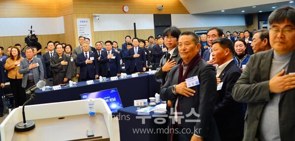 해남군에서 열린 김;영록 전남도지사의 정책비전투어 / 국민의례 (사진촬영 ; 조경륜)