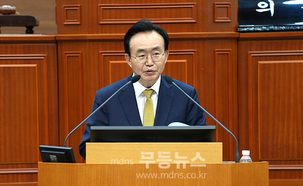 윤병태 나주시장이 지난 20일 시의회 본회의장에서 내년도 시정 운영 방향과 예산안 편성 기조에 대한 시정연설을 하고 있다. (사진 제공-나주시)