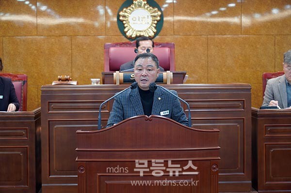 군정 질문을 하고 있는 담양군의회 최현동 의원 (담양군의회 제공)