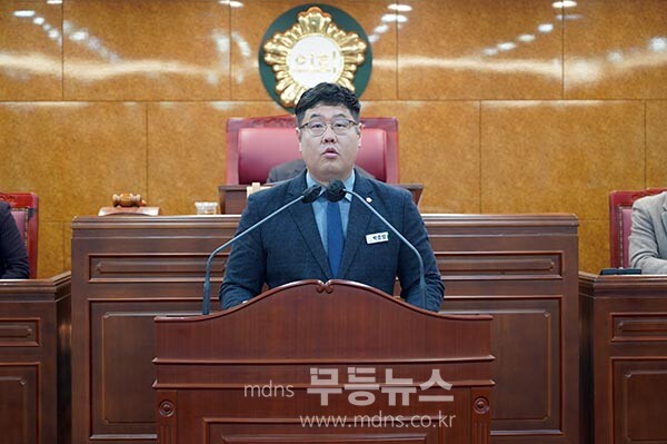 군정 질문을 하고 있는 담양군의회 박준엽 의원 (담양군의회 제공)